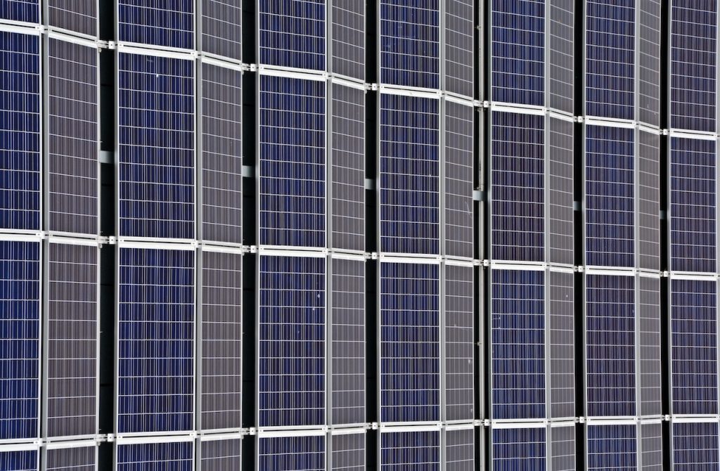 combien de panneau solaire pour 9kw